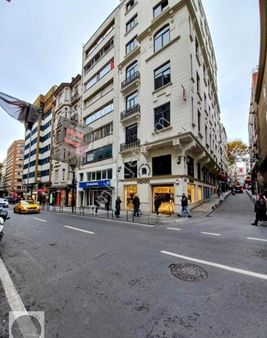 Erkutun'dan, Fırsat ! Nişantaşı Valikonağı Paraleli Zafer Sk.rumeli Cad.gırişinde Satılık 3+1 Daire