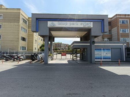 Kocaeli İzmit İztop Park Evlerinde Satılık 3+1 Havuz Manzaralı