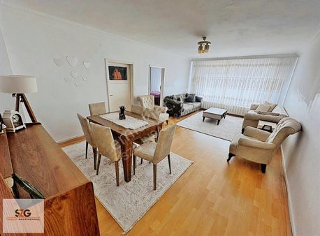 Szg'den Gün Sazak Cd. Üzeri Arakat Merkezi Konum Geniş 3+1