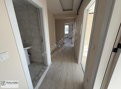 Favori'den Çivril Yolu Mevkii 3+1 Sıfır 165 M2