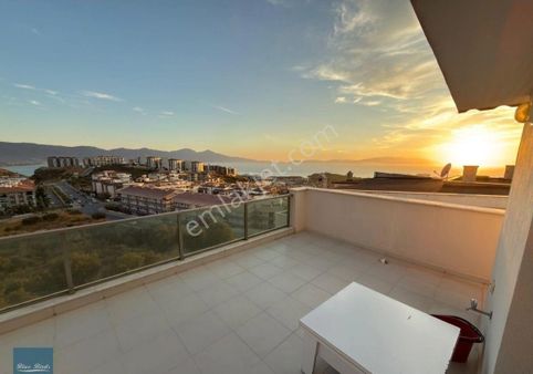 Değirmendere Her İki Kattan Deniz Manzaralı Çatı Dubleks Daire