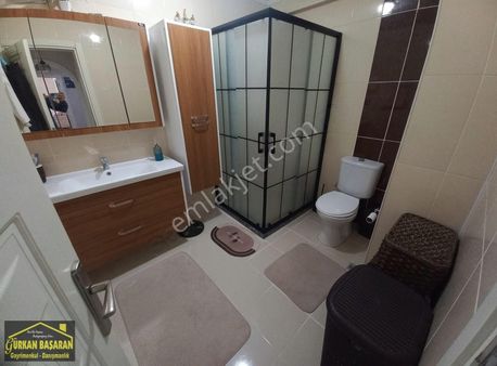 Çarşı Merkezde Satılık Büyük 3+1 Daire