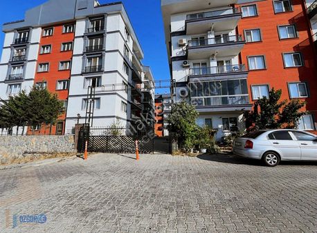 Özgürce Gyd 'den Gold City Evlerinde 2+1 Yüksek Giriş Daire