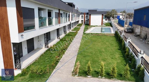 Bornova Doğanlarda Havuzlu Sitede Modern 1+1 Daire