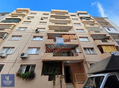 Karabağlar Sarıyer Mahallesi Çift Cepheli Satılık Daire