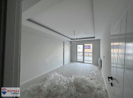 Remax Cental ' Alibaba Mahallesinde 2+1 Yeni Merkeze Yakın Daire