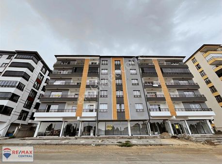 Remax Centralden Seyrantepede Ebeveyn Banyolu & Giyinme Odalı