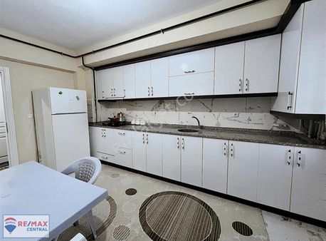 Remax Centralden Karşıyakada Satılık Bahçeli 3+1