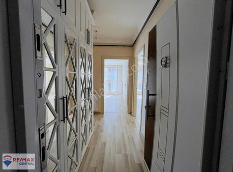 Re/max Central'dan Kılavuz Mah.3+1 Yeni Kiralık Daire
