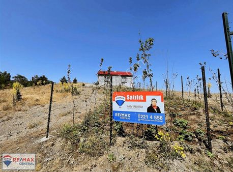 Remax Central'dan Yıldızeli Yavuda 1000m2 İçinde Satılık 2+1