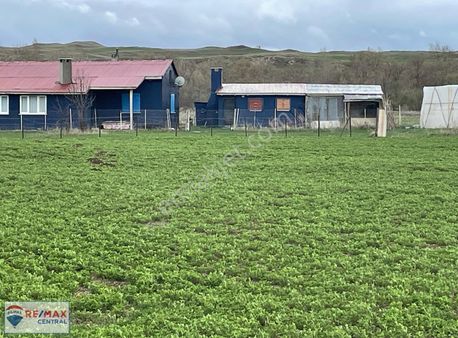 Remax Central'dan Zara'da Ful Eşyalı Satılık Çiftlik Evi