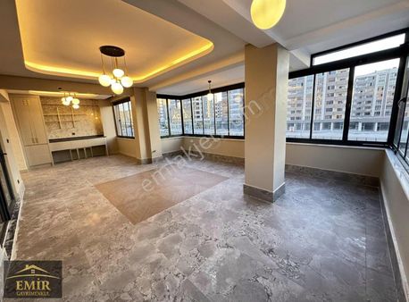 Emir Gayrimenkulden Fıstıklık Da ''gaziantep'in Kalbinde Geniş 3.5+1