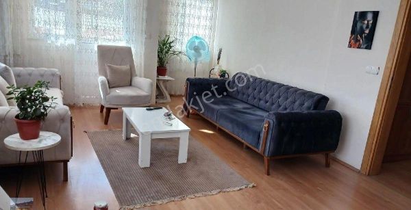 Kuşadasi Merkez De 2+1 Satilik Daire