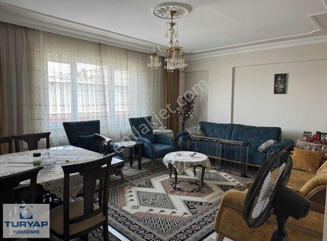 Manisa Merkez'de 3+1 Ayrı Mutfak Asansörlü Daire