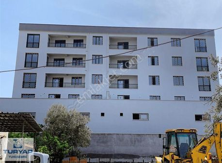 Saruhanlı Üzüm Otel Karşısında Kapalı Otoparklı Satılık Daire