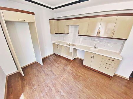 🌀gültaş Emlaktan Edremitte Satılık 4+1 Ayrı Mutfak Ön Cephe Ters Dublex