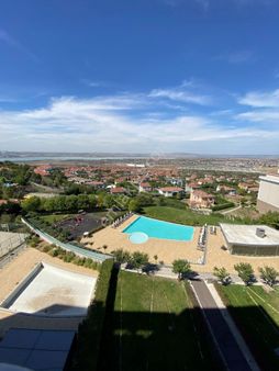 West Blocks Eşyalı Masrafsız Ara Kat Daire