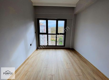 Site İçinde Oturuma Hazır Boş 3+1 Satılık Daire