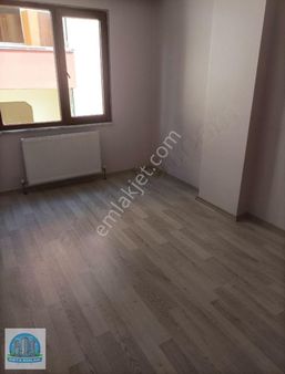 Avcilar Gümüşpalada 2+1 2.kat 80m2