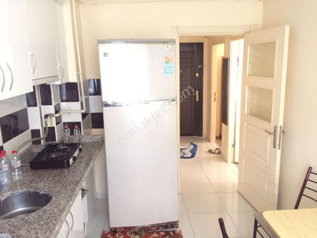 Ful Eşyalı Merkezi Konumda Ara Kat Kombili Balkonlu 1+1 Geniş Temiz Daire