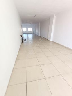 Sultangazi Tramvay Caddesinde 200m² Kiralık Dükkan