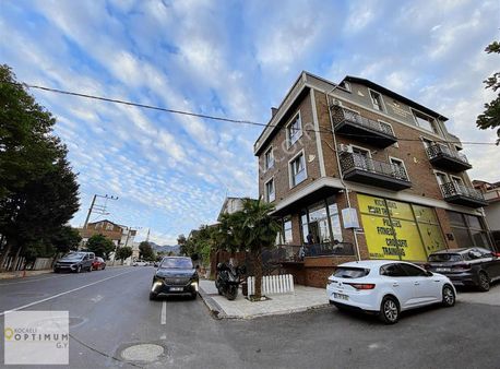 Başiskele Merkezi Lokasyon'da Kiralık Eşyalı 2+1 Daire