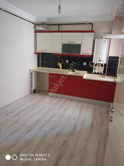 Batıkent Mahallesi'nde Ümit Hastanesi Karşında Satılık 1+1 Balkonlu Bakımlı Apart Daire