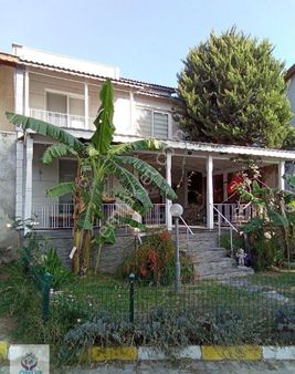 Seferihisar Ömür Beldesinde Denize Sıfır Sitede Satılık Tripleks