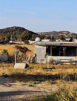 Foça Gerenköyde 600 M2 Kupon Bahçe Acil Satılık