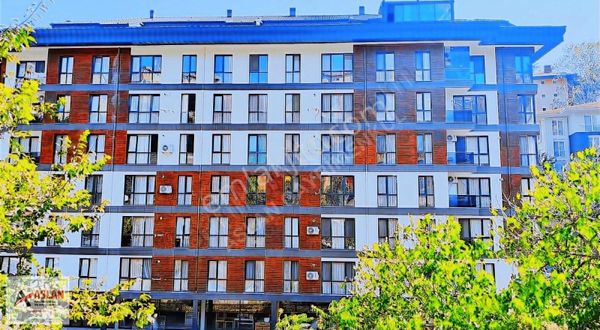 Çengelköy Tuana Prestij Sitesinde 2+1 90m² Arakat Satılık Daire