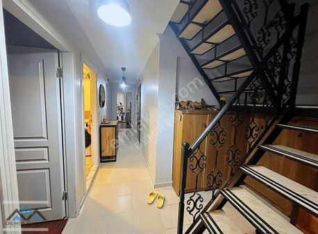 Maltepe Çarşı Lokasyonlu Bostan Sk Genç Bina Da 3+2 Dubleks