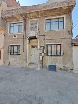 Anadolu Mahallesinde 2 Katlı Kargir Ev