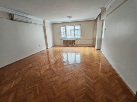 Barış Gayrimenkul'den Karaağaç'ta Ara Kat 3+1 Daire.