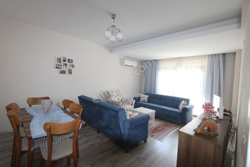 Girne Caddesi Paraleli Cadde Üzeri Köşe Konum 2+1 Satılık Daire