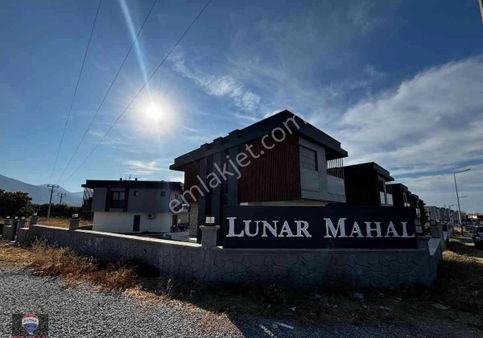 Kuşadası Güzelçamlı Lunar Mahal Sıtesı'nde 3+1 Satılık Vılla