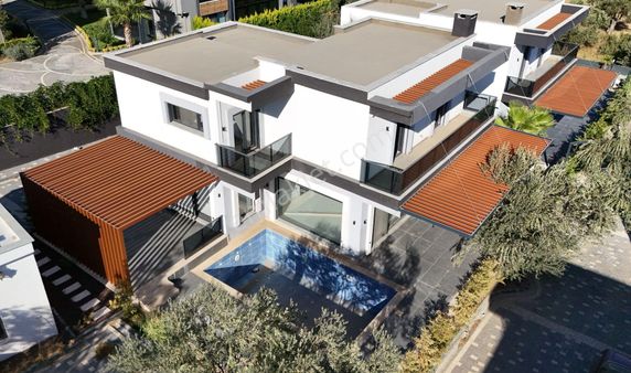 Yiğit'ten Oksijen Cenneti Güre Oteller Bölgesinde 4+1 Lux Villa