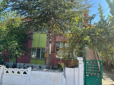 Satılık Bahçeli 2 Katlı Müstakil Ev... Şentepe Mahallesi Karakol Yakını.
