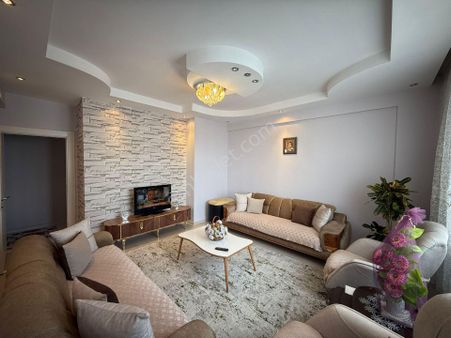 Bağcılar En Güzel Lokasyonun'da Satılık 2+1 Daire