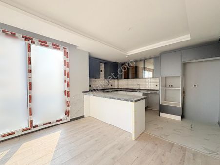 ***tece'de Denize Yakın Geniş Peyzajlı,havuzlu Siteiçi Geniş 2+1