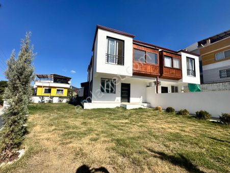 Seferihisar Doğanbeyde3+1 Satılık Villa Denize 5km
