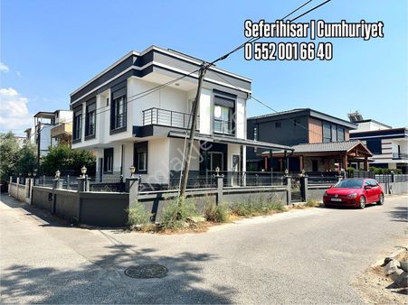 Seferihisar Doğanbeyde 3+1 Satılık Bahçeli Villa Denize Yakın