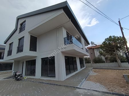 Sarıçam Çınarlı Site İçerisinde Yeni Yapı Satılık İkiz Villa