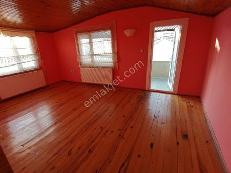 Pendik Kaynarcada Satılık E-5 Yakın Hissesi Büyük 4+1 Ters 91m2 Hisseli E-5 Yakın