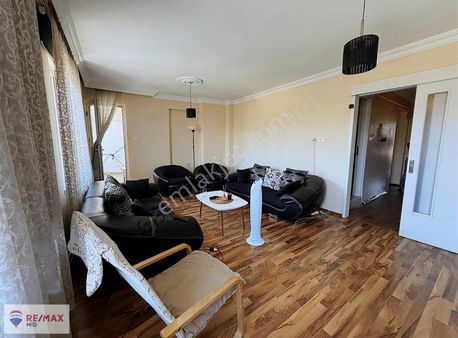 Remax Mıd - Bahçelıevler 3+1 Satılık Daıre - Cumartesi Pazarında