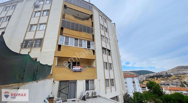 Remax Mid'den Adnan Menderes Öz Aşama Sitesi Satılık Daire