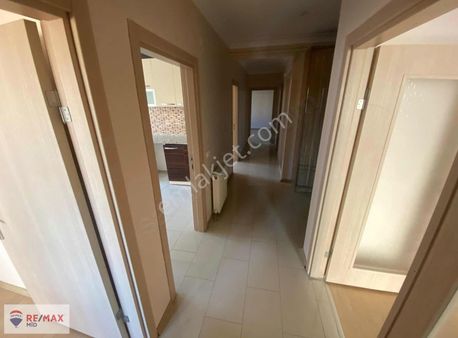 Remax Mid'den Bahçelievlerde Kiralık 3+1 Arakat Asansörlü