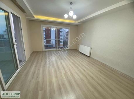 Belediye'ye 300 M.akifte 3+1 Kapalı Mutfak D.gaz-kombi-ankestre