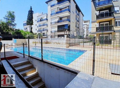 Kızıltoprak'ta Sıfır Bina Havuzlu Sitede Ara Kat Doğalgazlı 2+1