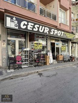Bornova Spotçular Sokağında İşlek Caddede Satılık Dükkan