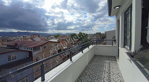 Kartepe İstasyon Mahallesi'nde Yatırım Ve Oturuma Uygun Daire